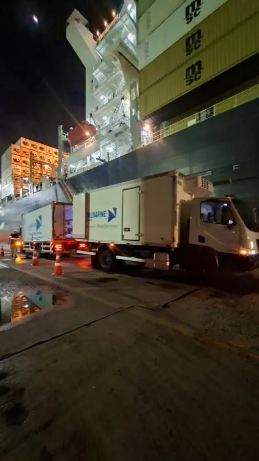Night supply to a container ship